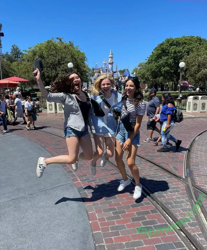 Chloe Grace Moretz nude photo #0349 (ChloeGMoretz)