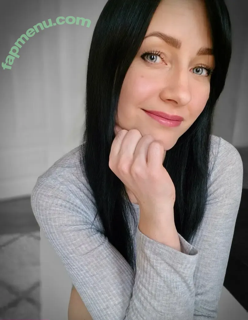 chloe-joung-devotion nude photo #0024 (young_devotion_offiziell)
