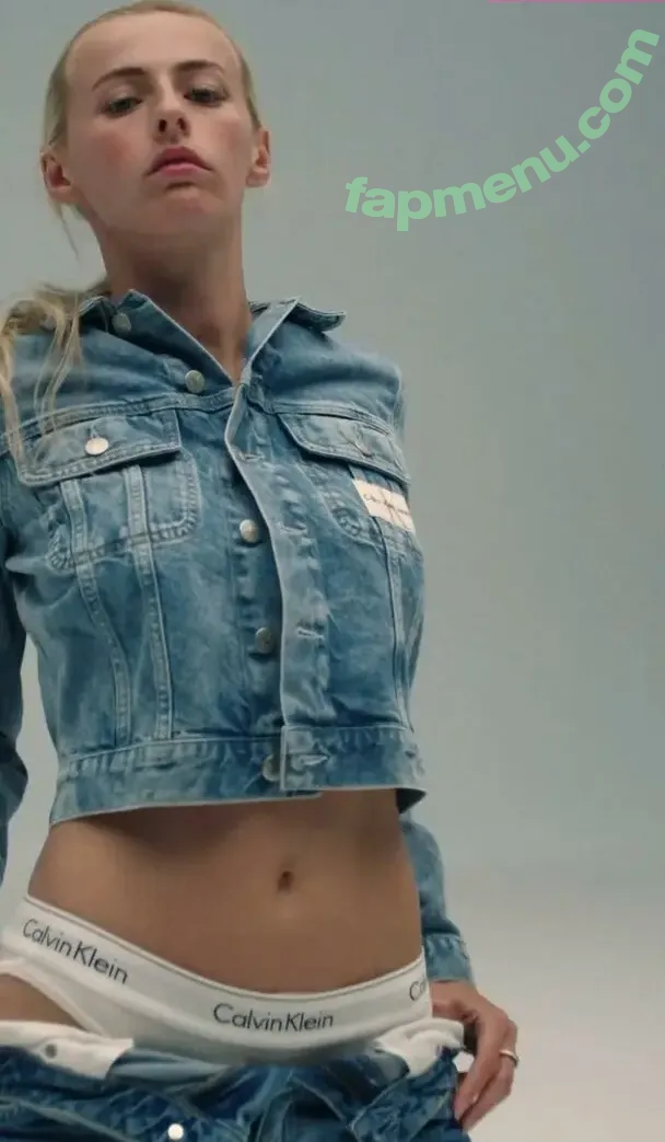 Chloe Kelly nude photo #0149 (chloekelly)