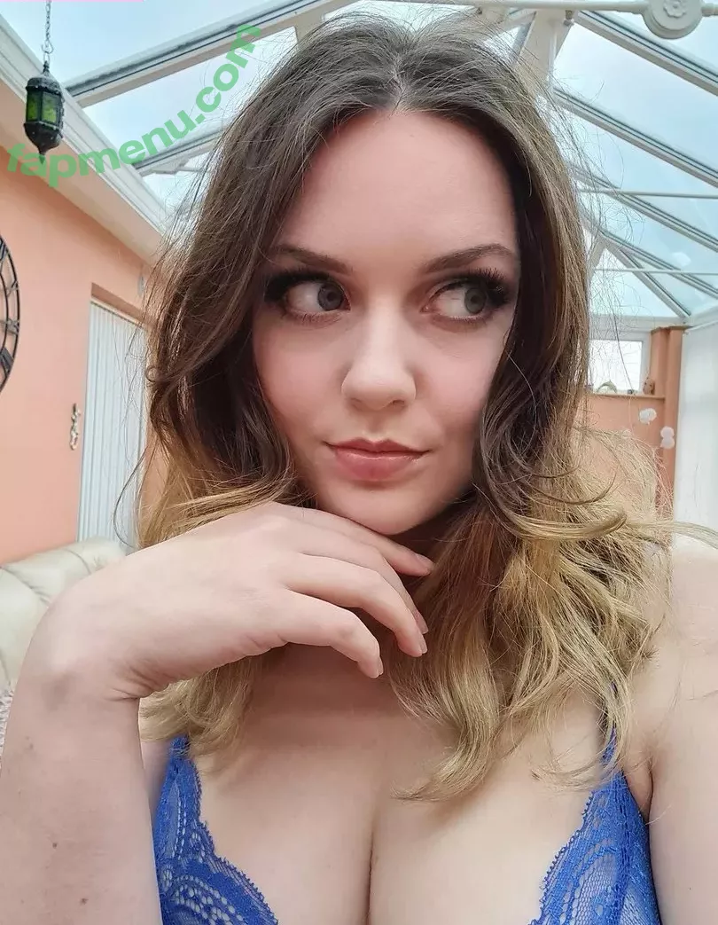 Chloe Louise Holt nude photo #0015 (Brighton / Britishteahater)