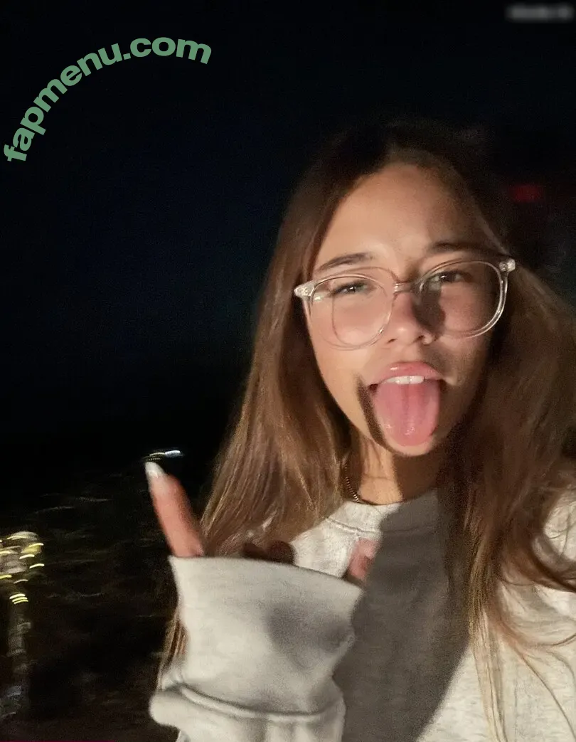 Chloe Parker nude photo #0006 (Chloe Parker)