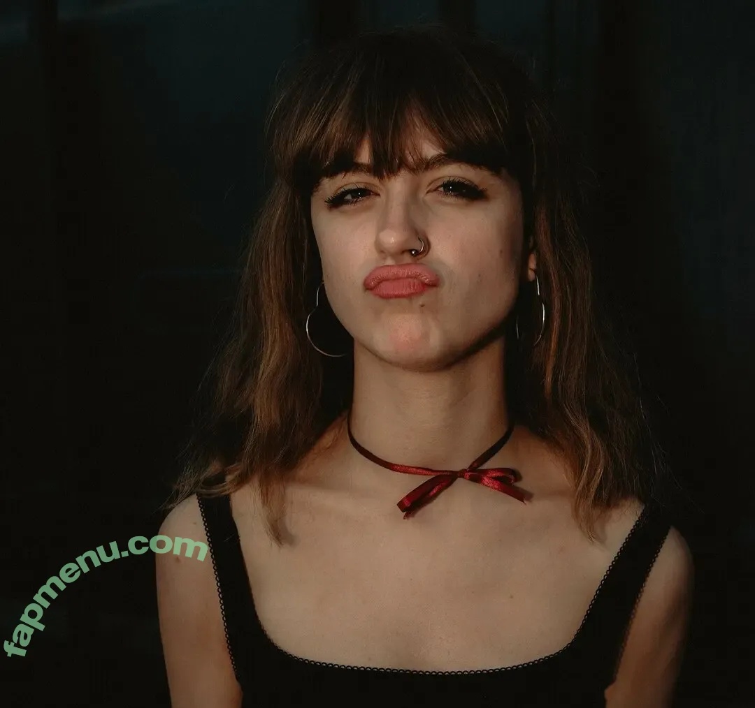 Chloe Slater nude photo #0021 (Indie Musician / chloeslater333)