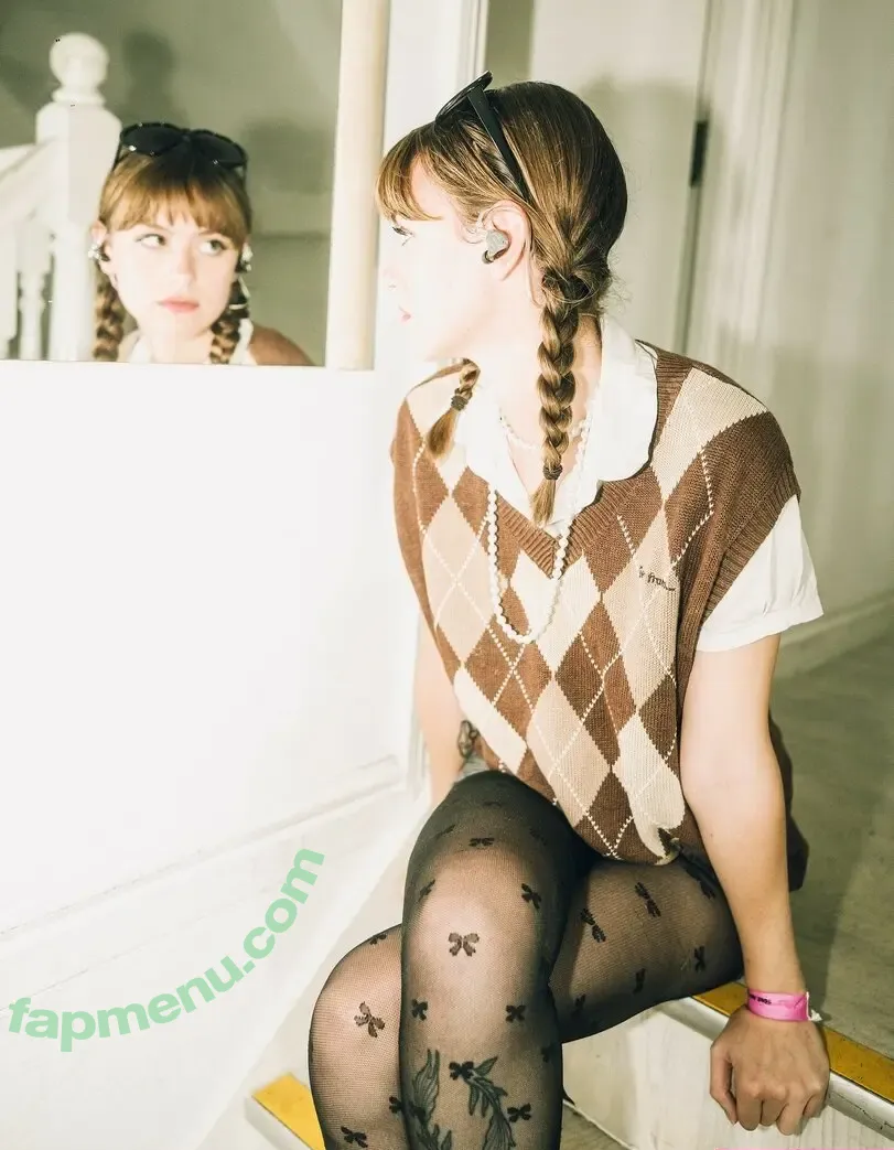 Chloe Slater nude photo #0069 (Indie Musician / chloeslater333)