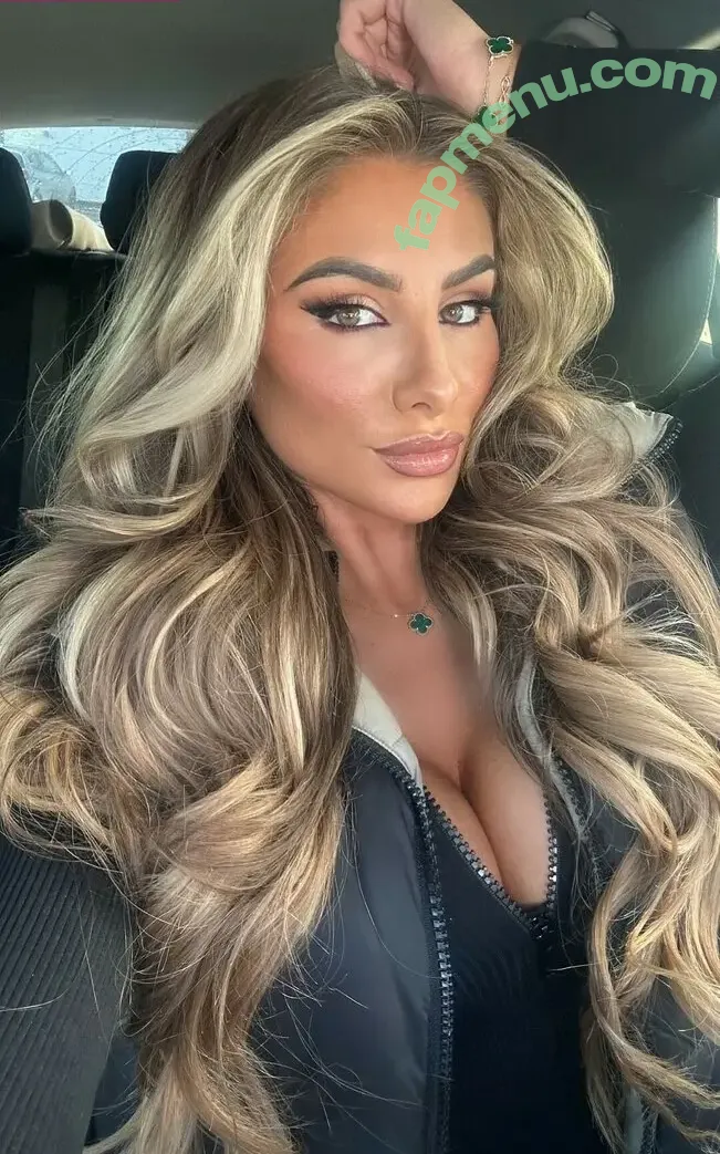 Chloe Streatfield nude photo #0054 (ChloeCrystal1 / chloestreatfield)