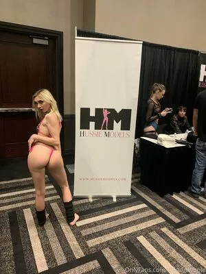 Chloe Temple / Conservatives / chloe_temple / senorita_satan nude photo #0181