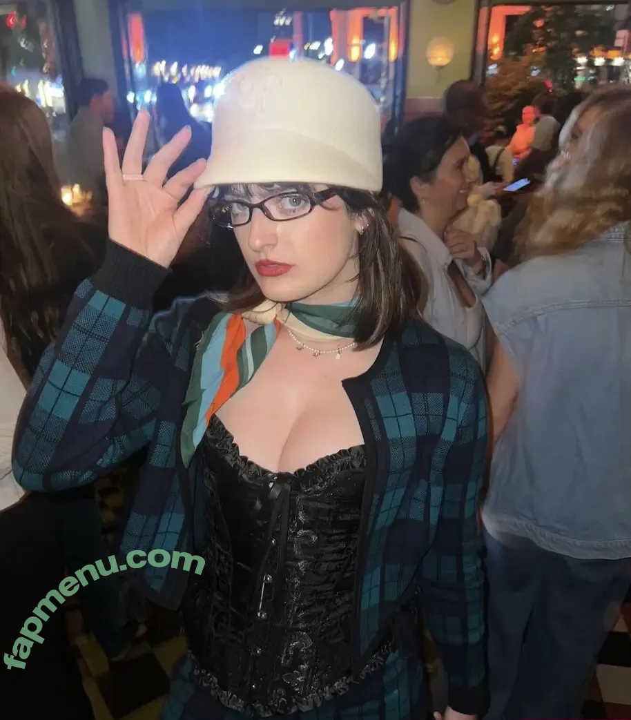 Chloe Troast nude photo #0009 (chloe_troast)