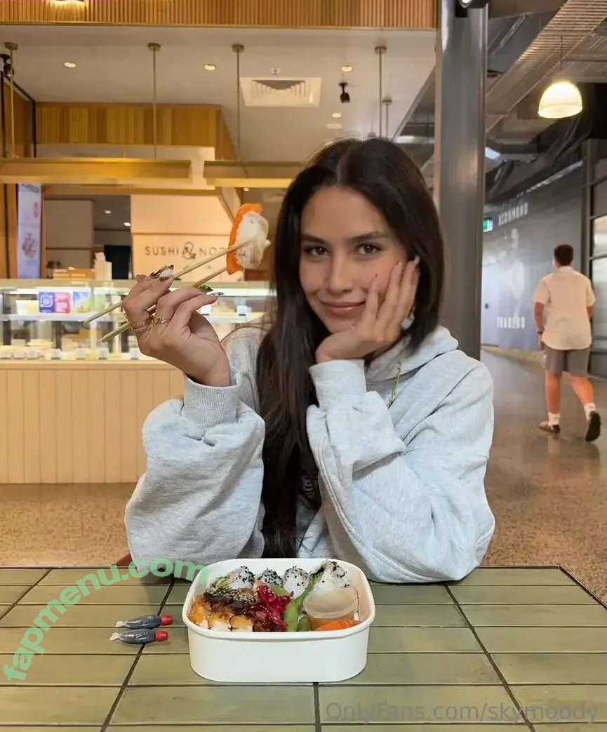 chloe.vlm nude photo #0001 (chloe.vlm)