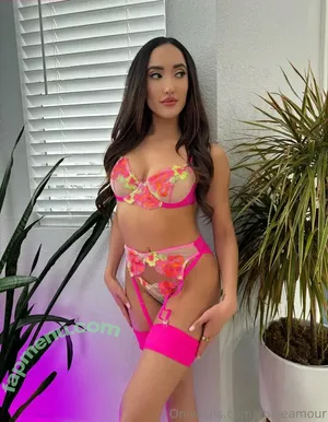  nude photo #0004
