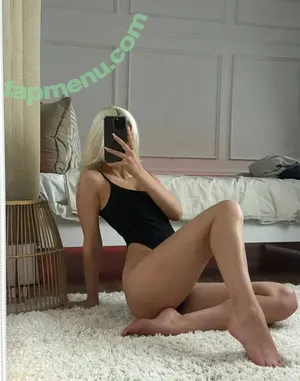  nude photo #0001