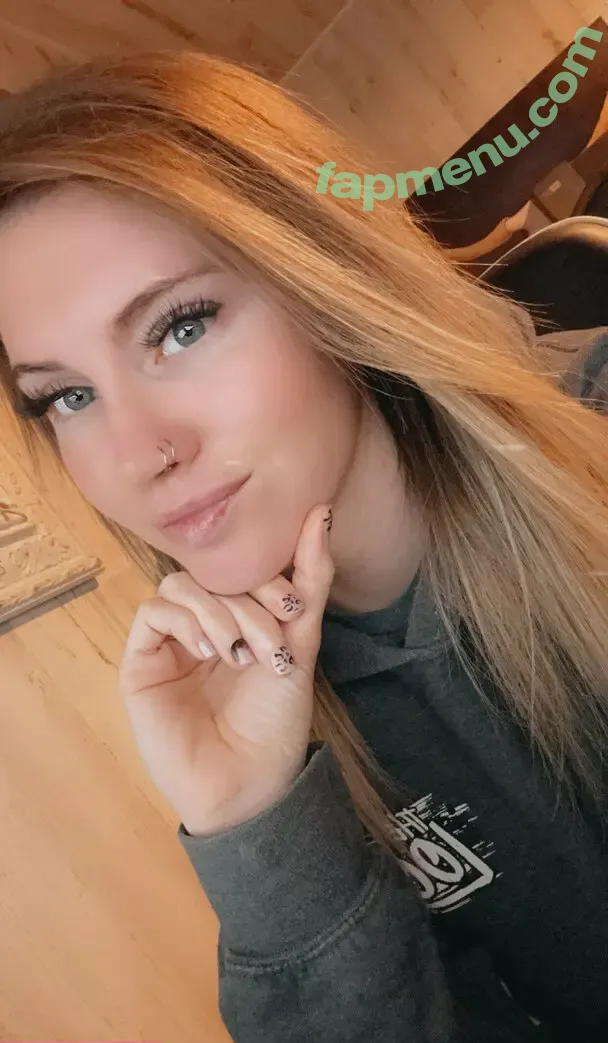 chloeklinexo nude photo #0005 (chloeklinexo)