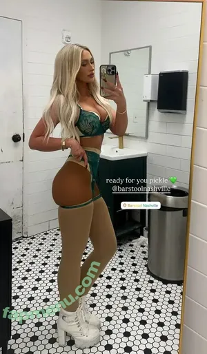 chloelawber / barbiechlooo nude photo #0020