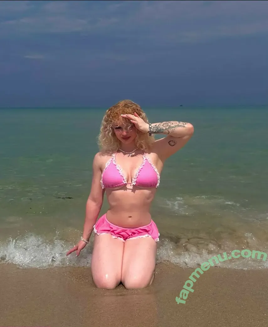 Chloethehokage nude photo #0068 (chloegrahamx / chloemirisch)