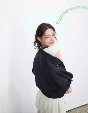 Cho Mi-yeon / noodle.zip nude photo #0062