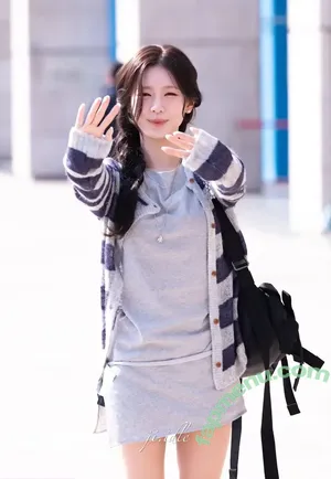 Cho Mi-yeon / noodle.zip nude photo #0079