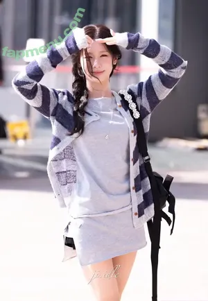 Cho Mi-yeon / noodle.zip nude photo #0080