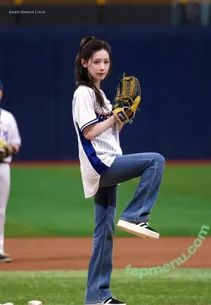 Cho Mi-yeon / noodle.zip nude photo #0107