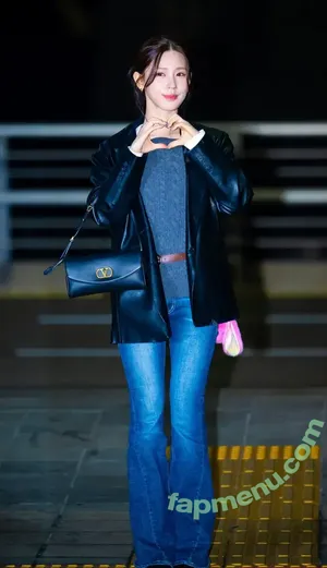 Cho Mi-yeon / noodle.zip nude photo #0115