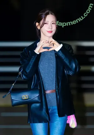 Cho Mi-yeon / noodle.zip nude photo #0118