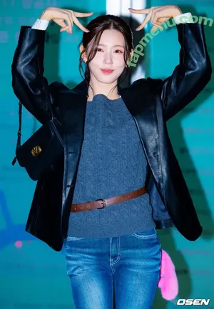 Cho Mi-yeon / noodle.zip nude photo #0124