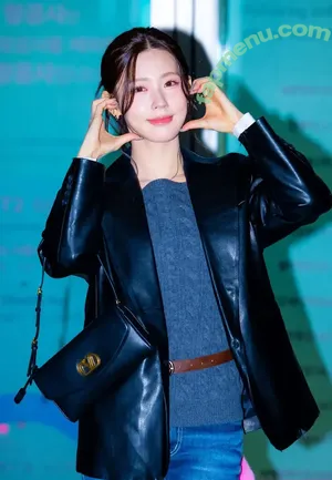 Cho Mi-yeon / noodle.zip nude photo #0125