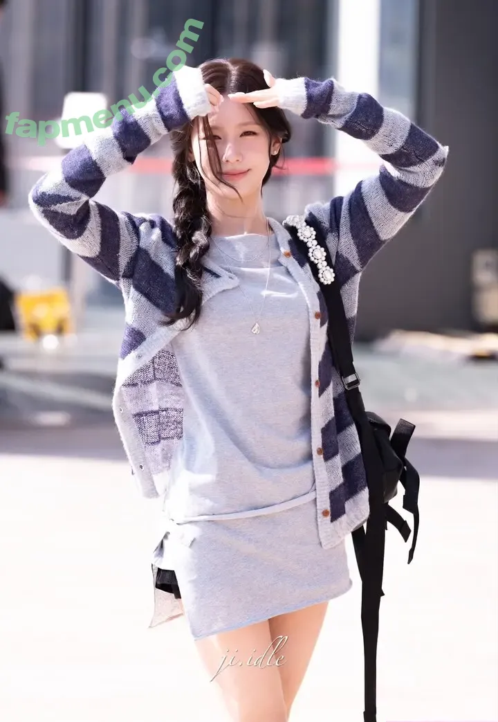 Cho Mi-yeon nude photo #0080 (noodle.zip)