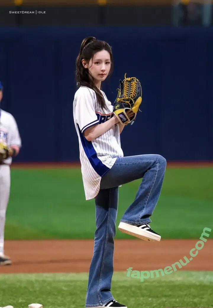 Cho Mi-yeon nude photo #0107 (noodle.zip)