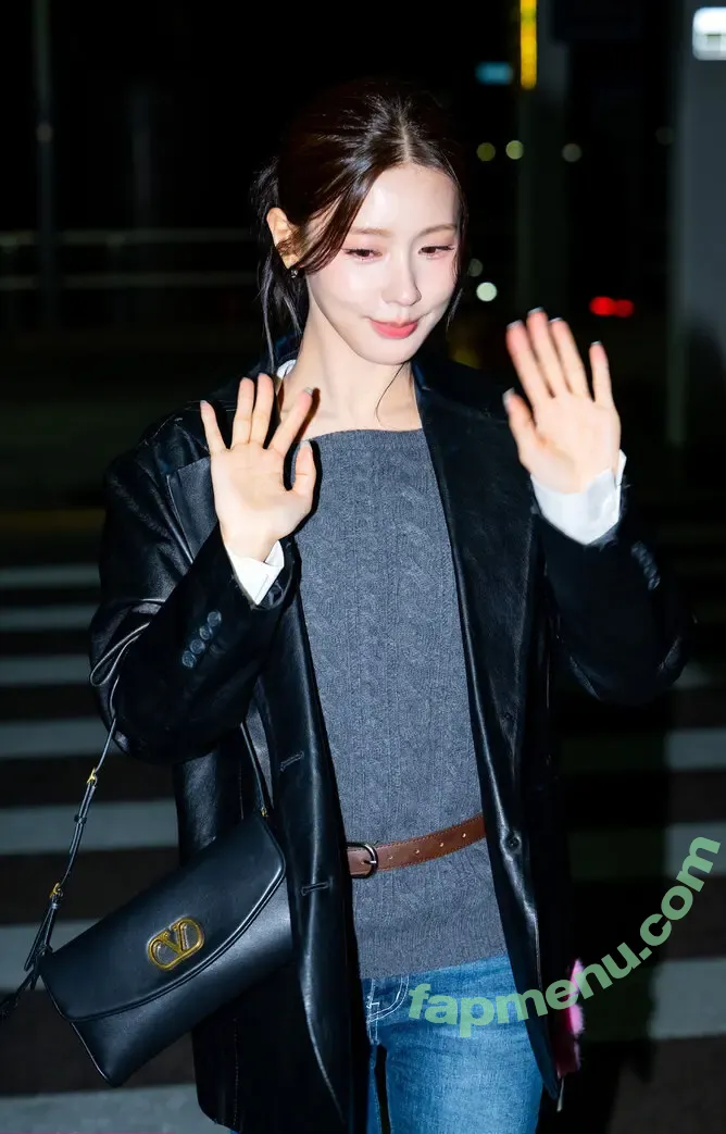 Cho Mi-yeon nude photo #0120 (noodle.zip)