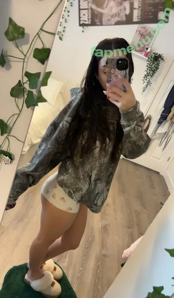 Choppawife2 nude photo #0009 (choppaawife / elessa.skr / itselessa)