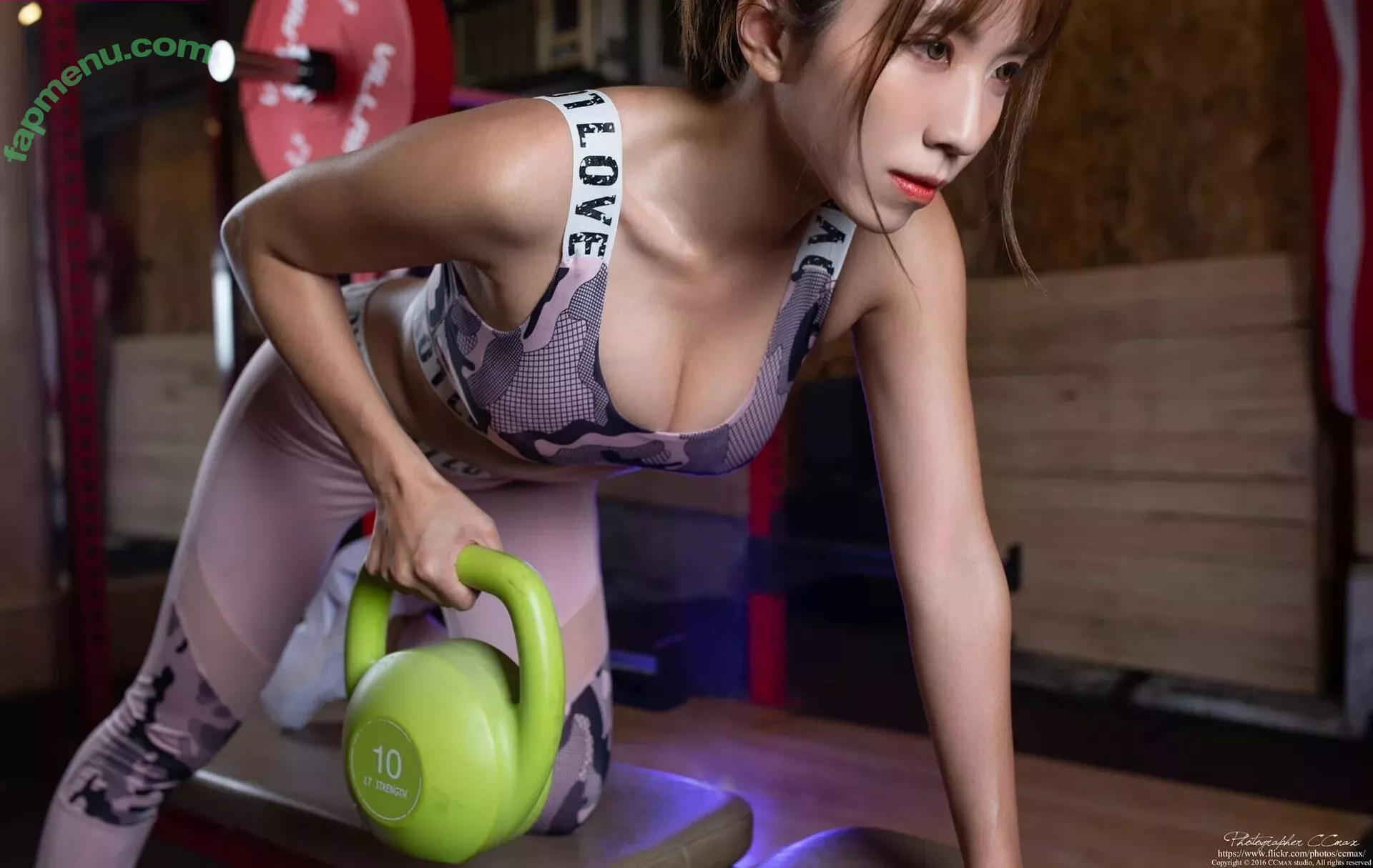 Chopperting nude photo #0215 (chopperyuting / 張宇婷)