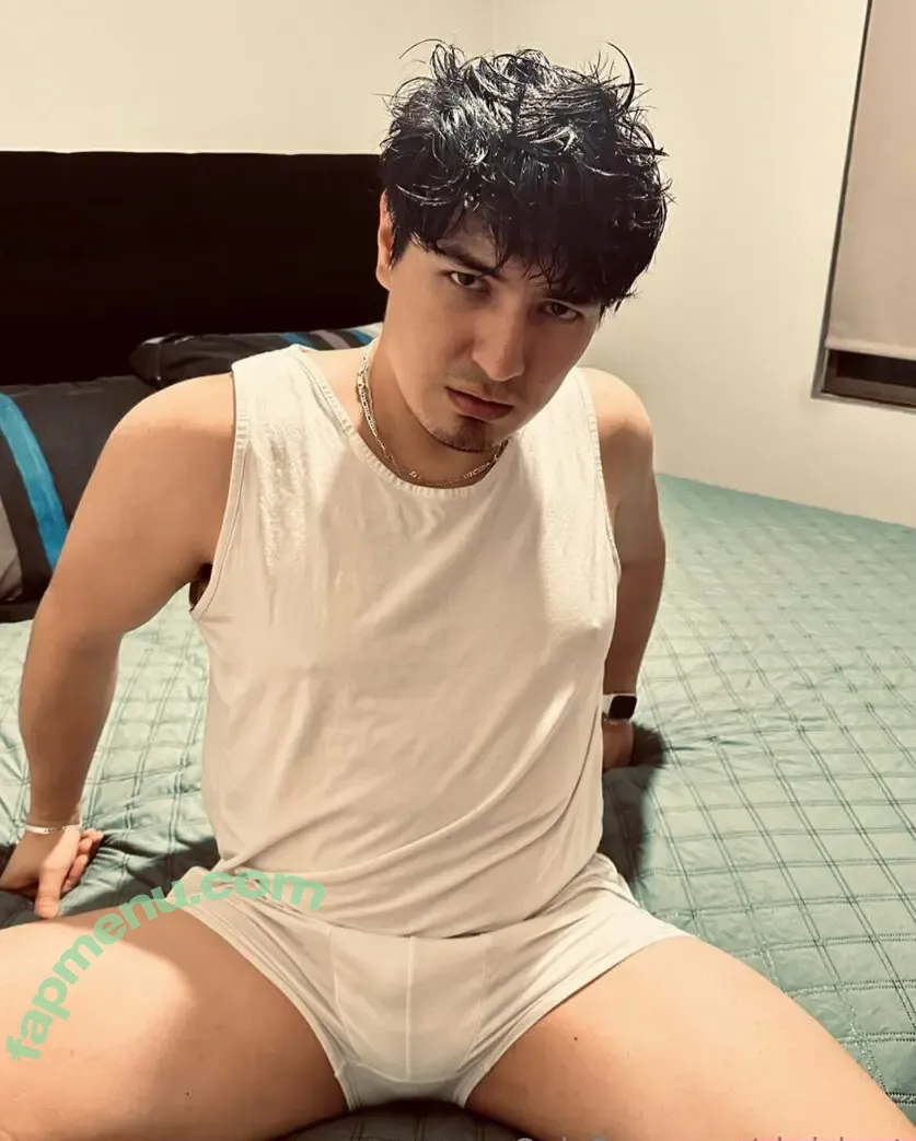 chrisbrat nude photo #0009 (chris.bratt)