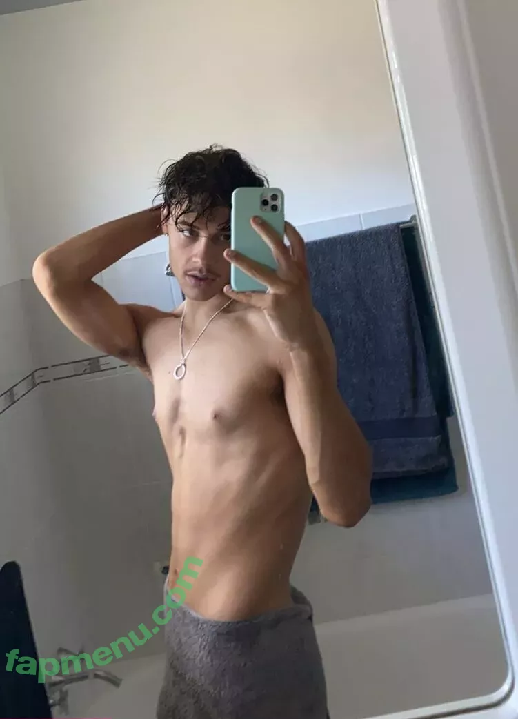 chriscahill nude photo #0019 (chriscahill__)