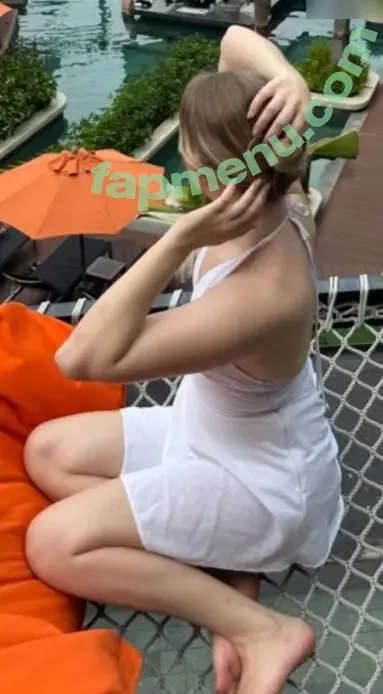 chrissixxe nude photo #0195 (christinexxe)