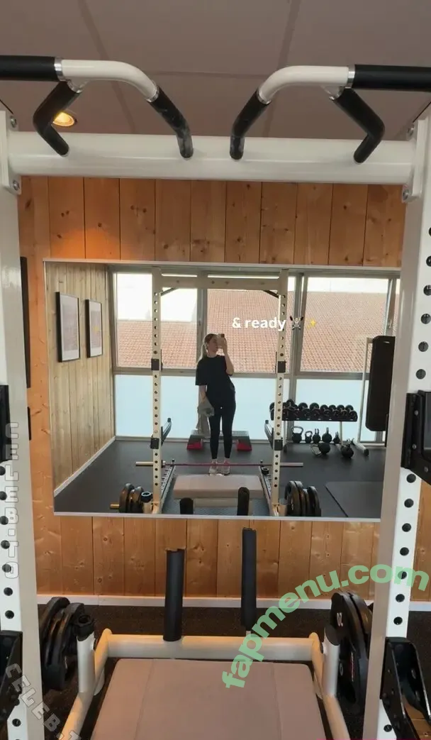 chrissixxe nude photo #0211 (christinexxe)