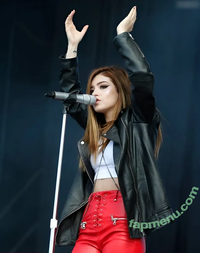 Chrissy Costansa nude photo #0135 (chrissycostanza)