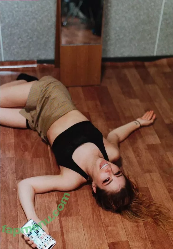 Chrissy Costanza nude photo #0105 (chrissycostanza)