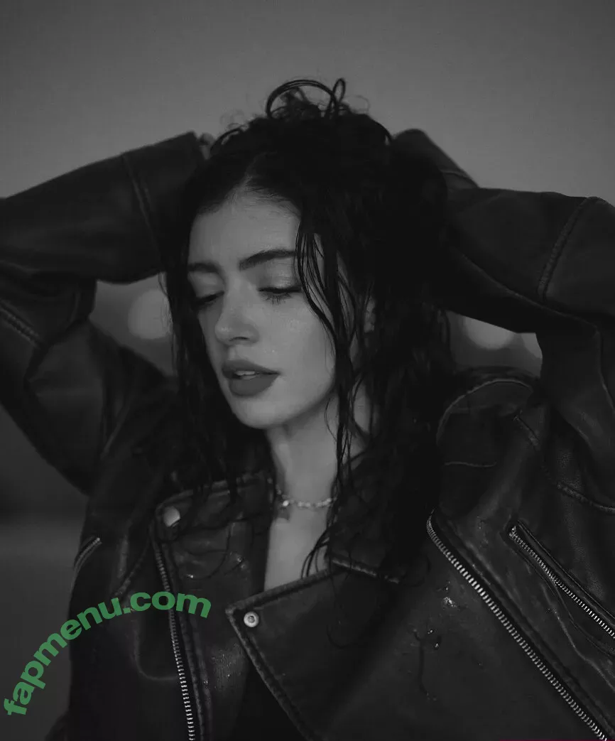Chrissy Costanza nude photo #0219 (chrissycostanza)