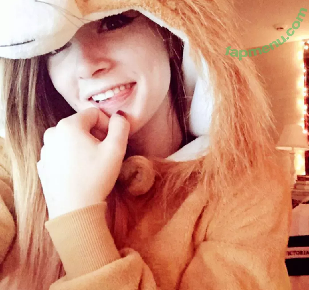 Chrissy Costanza nude photo #0244 (chrissycostanza)