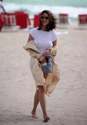 Chrissy Teigen / chrissyteigen nude photo #0042