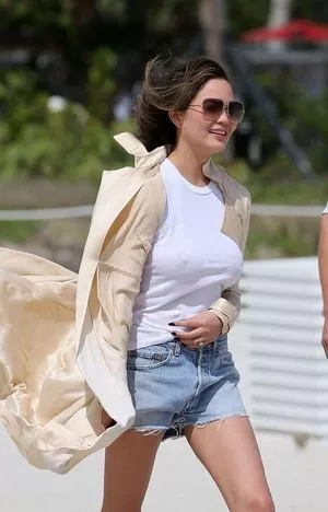 Chrissy Teigen / chrissyteigen nude photo #0081