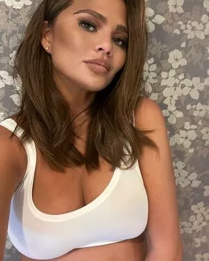 Chrissy Teigen / chrissyteigen nude photo #0165
