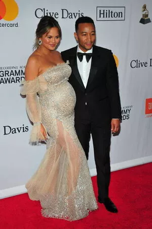 Chrissy Teigen / chrissyteigen nude photo #0244