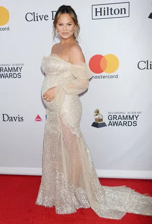 Chrissy Teigen / chrissyteigen nude photo #0251