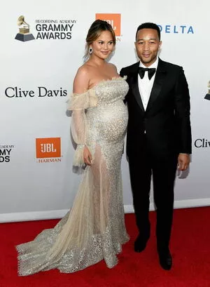 Chrissy Teigen / chrissyteigen nude photo #0266