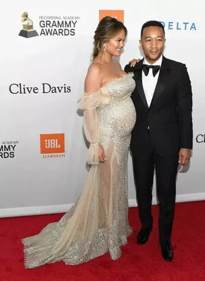 Chrissy Teigen / chrissyteigen nude photo #0267