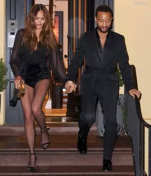 Chrissy Teigen / ChrissyTeigen nude photo #0618