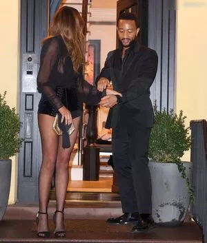 Chrissy Teigen / ChrissyTeigen nude photo #0620