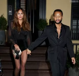 Chrissy Teigen / ChrissyTeigen nude photo #0624