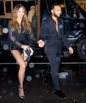 Chrissy Teigen / ChrissyTeigen nude photo #0625