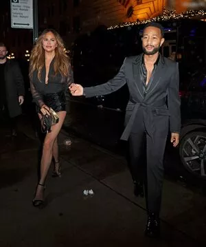 Chrissy Teigen / ChrissyTeigen nude photo #0636