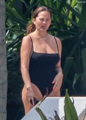 Chrissy Teigen / ChrissyTeigen nude photo #0639